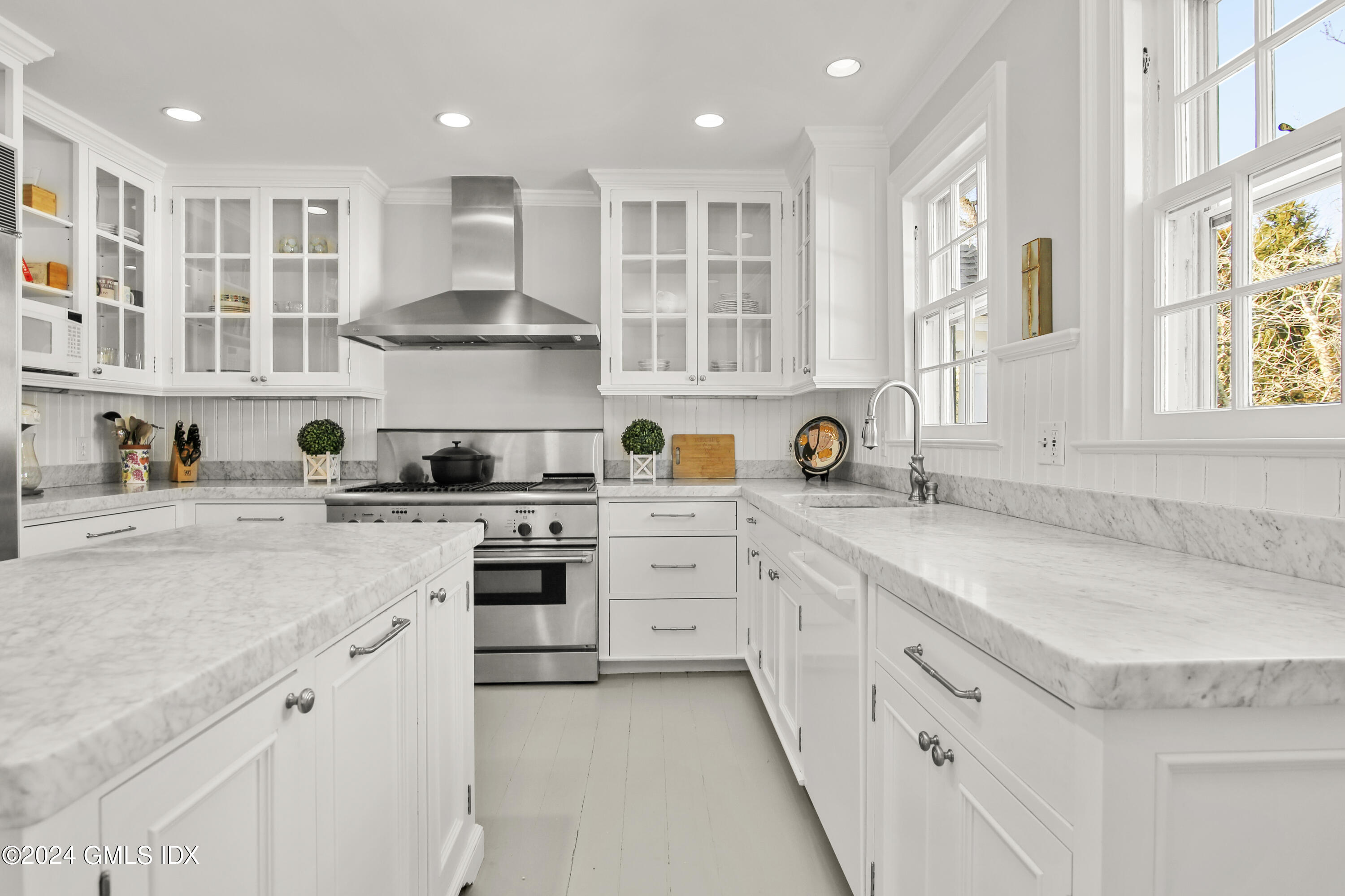 25 Evergreen Road Greenwich, CT 06830 - Photo 10 of 26 25 Evergreen Rd Greenwich CT-print-034-0