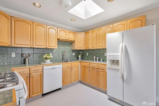 $1,095,000 | 1779 43rd Avenue, San Francisco, CA 94122