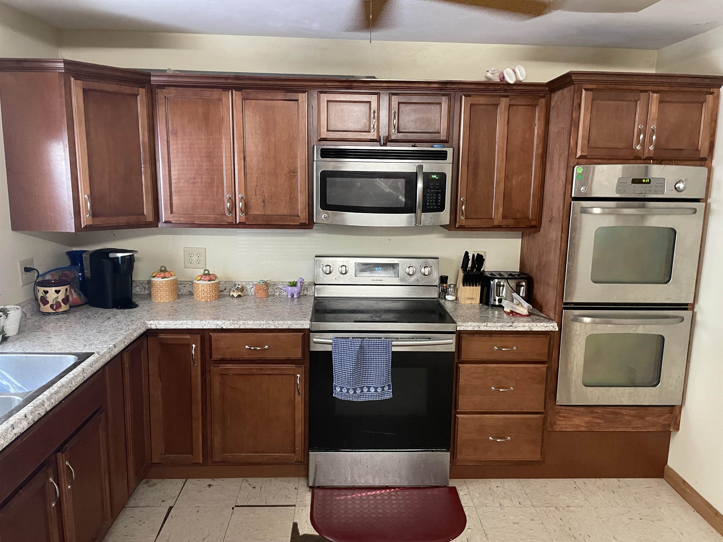 60 Charles Street Farmington, NH 03835 - Photo 2 of 15