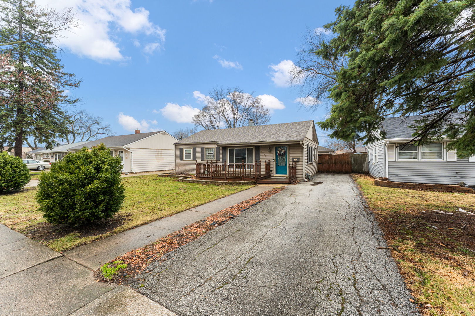 3520 Jackson Street Lansing, IL 60438 - Photo 22 of 22 a front view of house with yard