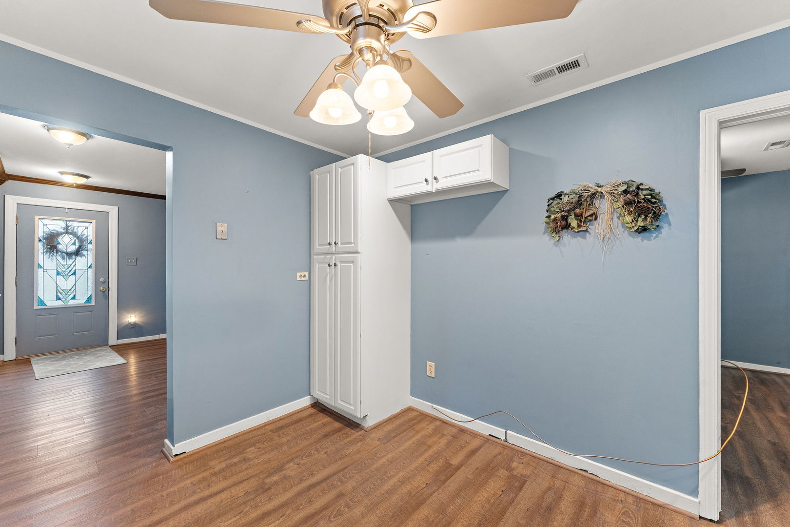 3520 Jackson Street Lansing, IL 60438 - Photo 8 of 22 a view of an entryway with wooden floor
