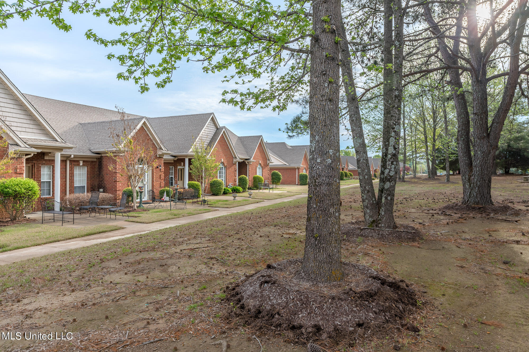 859 Cardinal Lane Hernando, MS 38632 - Photo 3 of 29 03-859-Cardinal-Lane-238415-snapsold-scr