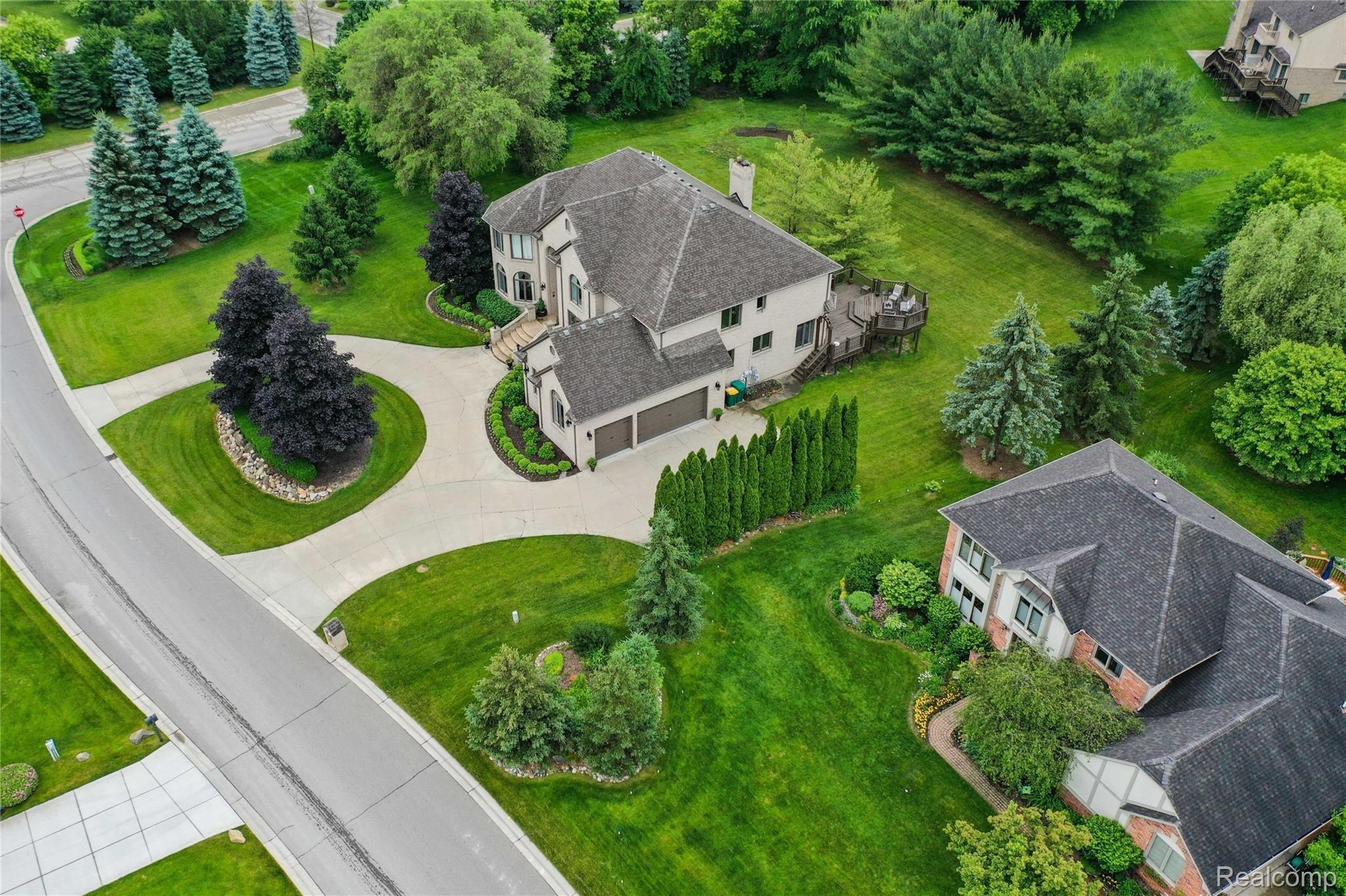 4446 Southacre Lane Rochester, MI 48306 - Photo 64 of 70 64-Aerial View VII.jpg