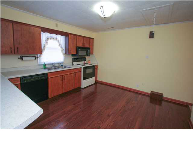 5112 Warren Drive Evansville, IN 47710 - Photo 4 of 11 Gallery Image 4