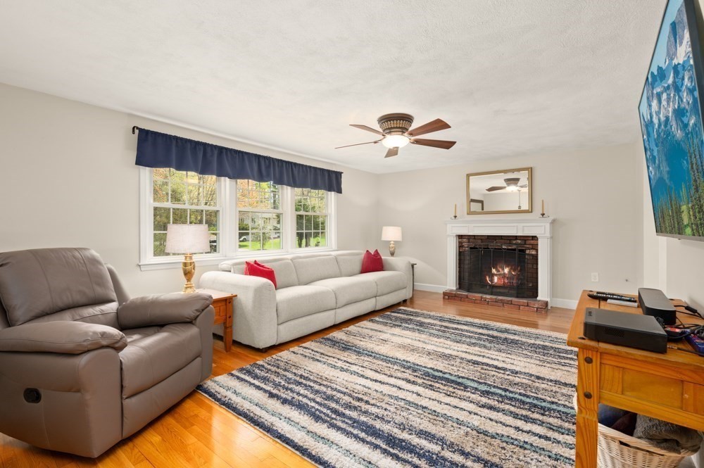 26 Hillview Road North Reading, MA 01864 - Photo 16 of 39 Gallery Image 16
