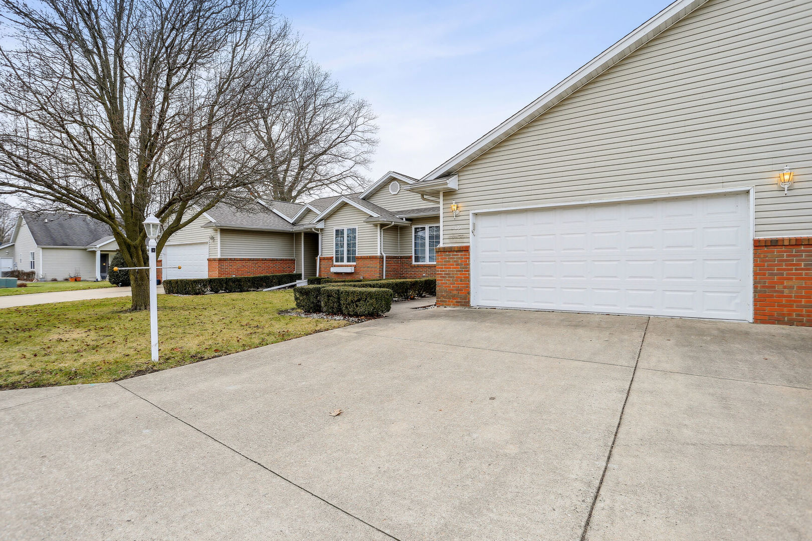 309 Wiley Court, Unit 309 Rantoul, IL 61866 - Photo 2 of 24 Gallery Image 2