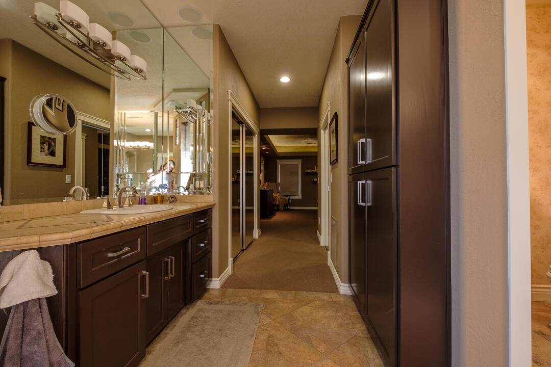 3124 Taylor Road Central Point, OR 97502 - Photo 25 of 47 Master Bath 3