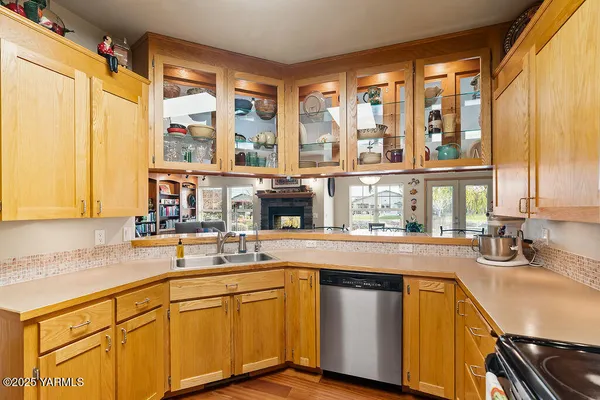 $459,000 | 705 Kachess Lane, Zillah, WA 98953