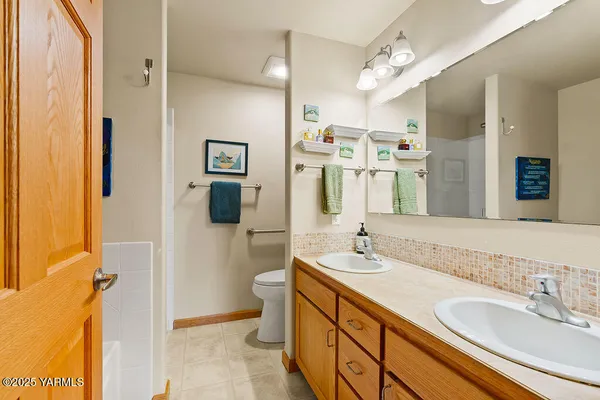 $459,000 | 705 Kachess Lane, Zillah, WA 98953