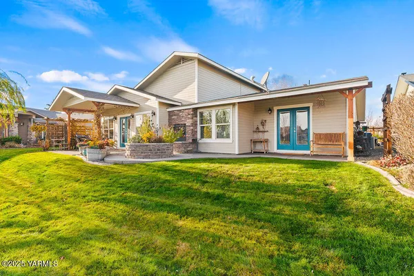 $459,000 | 705 Kachess Lane, Zillah, WA 98953