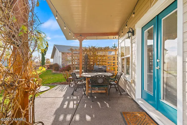 $459,000 | 705 Kachess Lane, Zillah, WA 98953