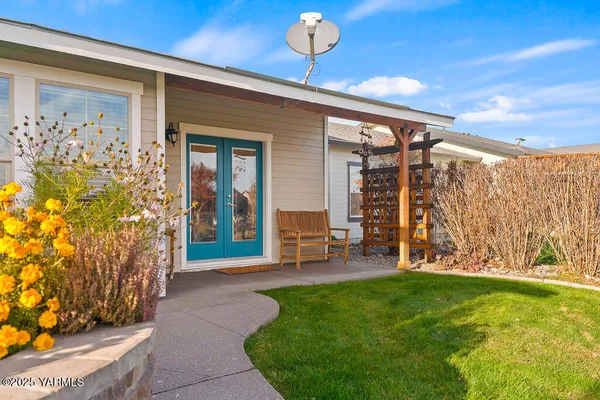 $459,000 | 705 Kachess Lane, Zillah, WA 98953