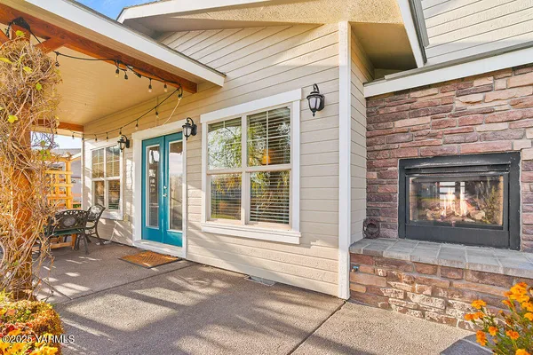 $459,000 | 705 Kachess Lane, Zillah, WA 98953