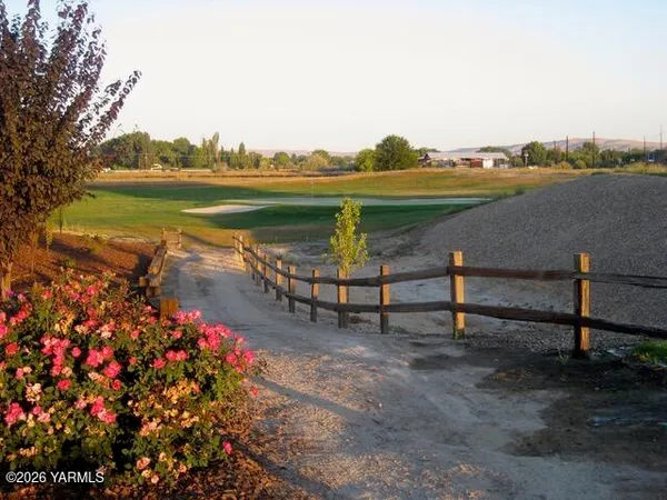 $459,000 | 705 Kachess Lane, Zillah, WA 98953