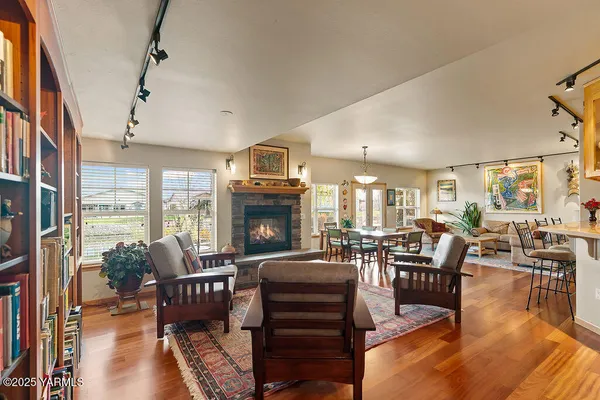 $459,000 | 705 Kachess Lane, Zillah, WA 98953