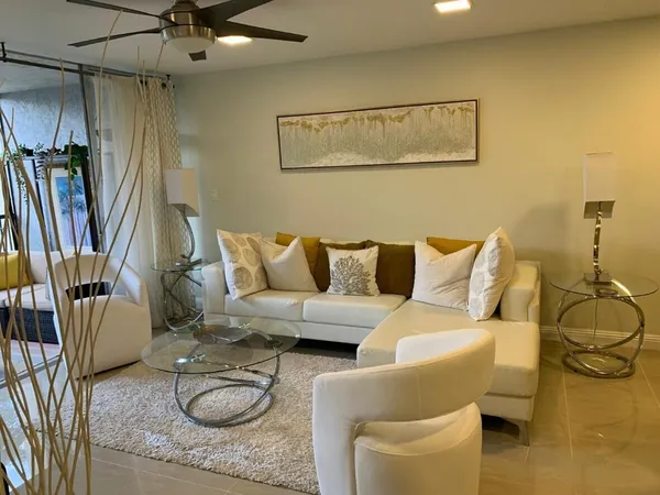 $220,000 | 3940 Inverrary Boulevard, Unit 302, Lauderhill, FL 33319