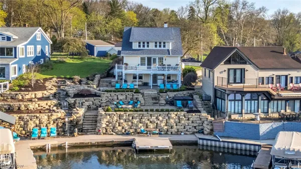 $975,000 | 441 Dorwil Drive, Akron, OH 44319