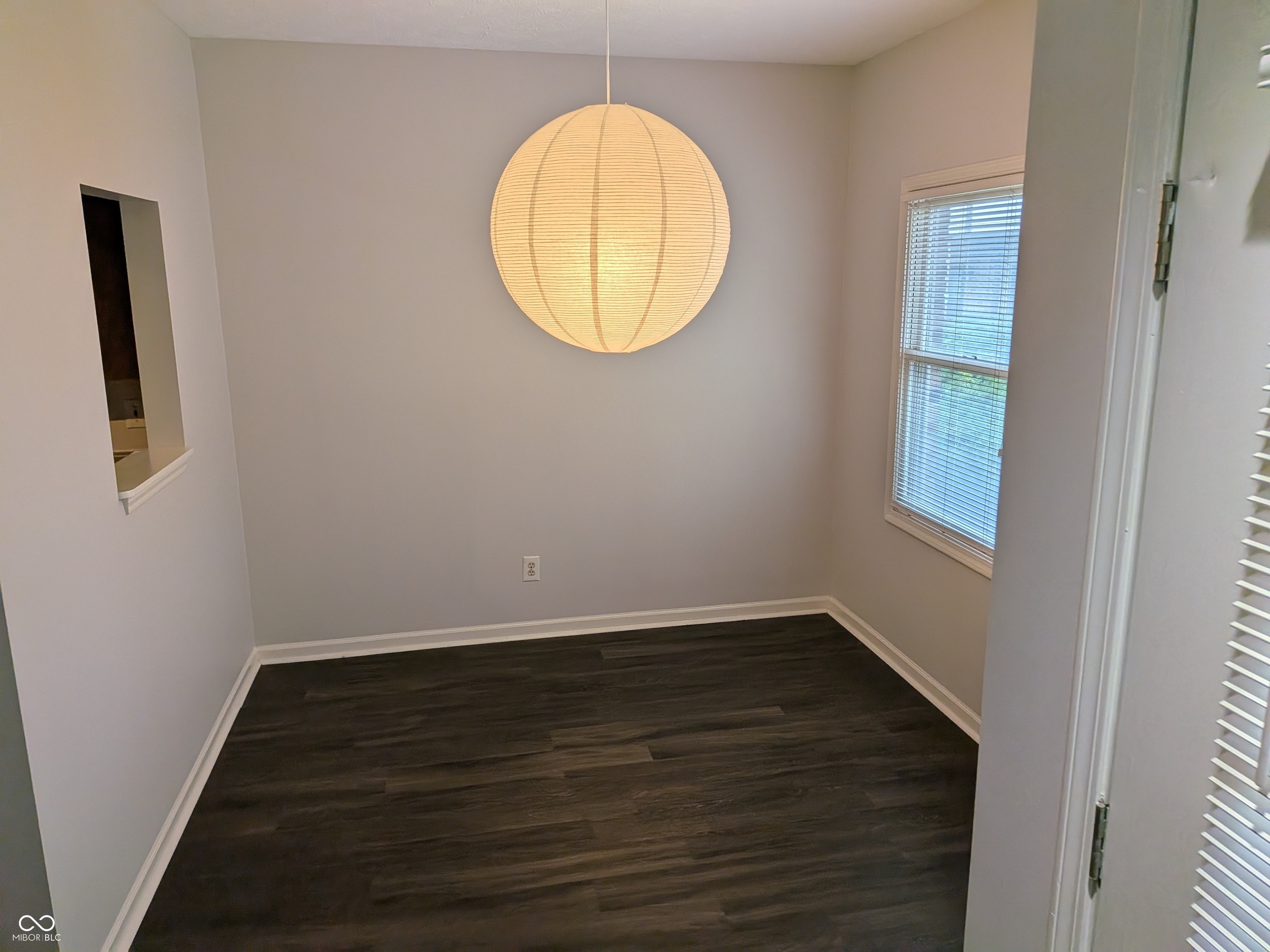 9464 Maple Way Indianapolis, IN 46268 - Photo 12 of 24 Gallery Image 12