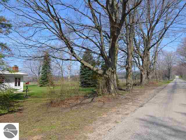 10860 Fredrickson Road Empire, MI 49630 - Photo 4 of 19 1744786-3.JPG