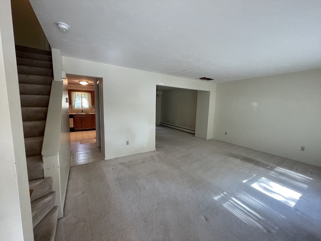 81 Botany Bay Road, Unit 81 Worcester, MA 01602 - Photo 3 of 33 Gallery Image 3