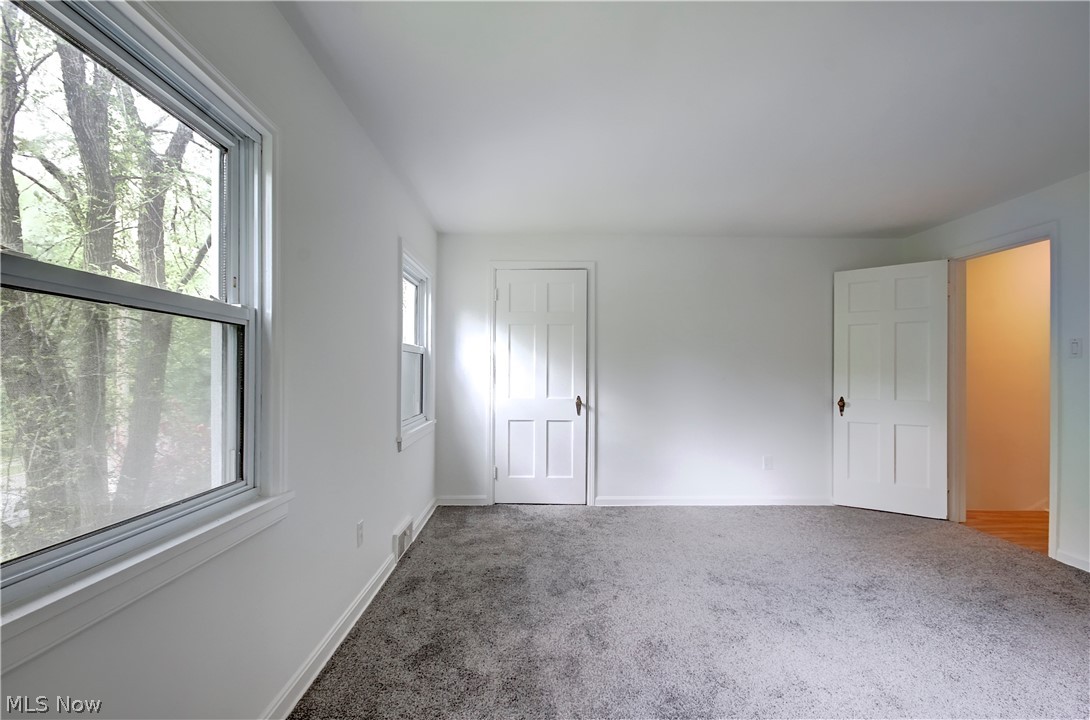 2389 Overlook Road Cleveland, OH 44106 - Photo 24 of 33