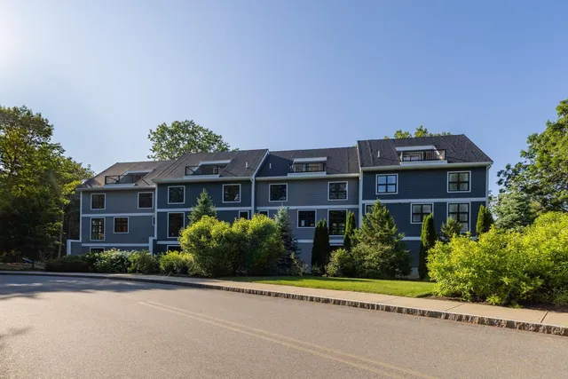 $1,595,000 | 1155 Sagamore Avenue, Unit 3, Portsmouth, NH 03801