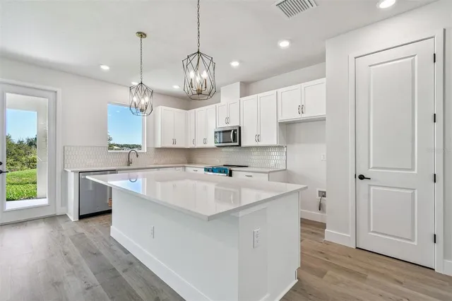 $539,990 | 31012 Pendleton Lndg Circle, Wesley Chapel, FL 33545