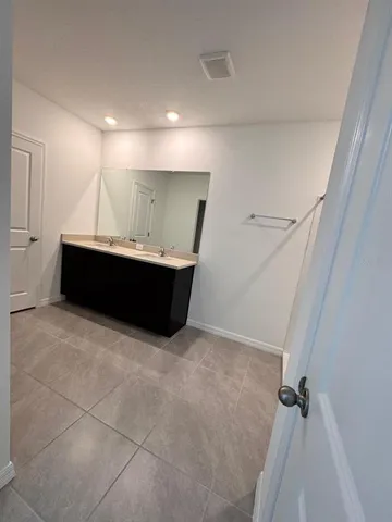 $2,599 | 5527 Warrington Town Path, Wesley Chapel, FL 33545