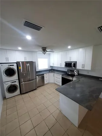 $1,850 | 1020 70th Street North, St. Petersburg, FL 33710