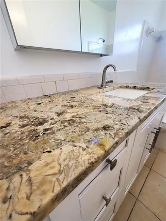 $1,700 | 1020 70th Street North, St. Petersburg, FL 33710