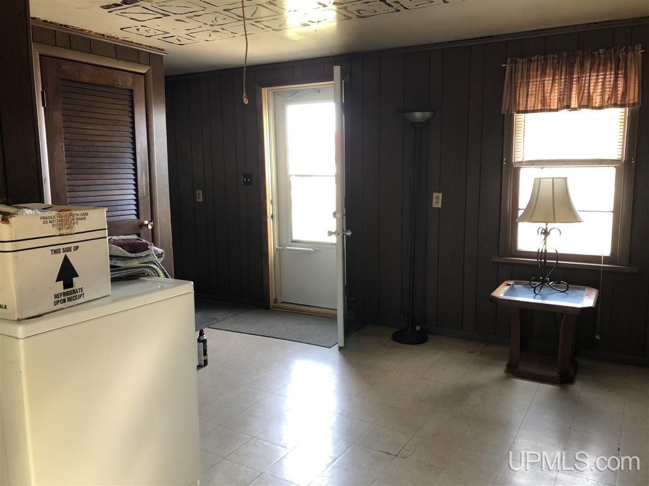 1009 North 3rd Street Escanaba, MI 49829 - Photo 4 of 21