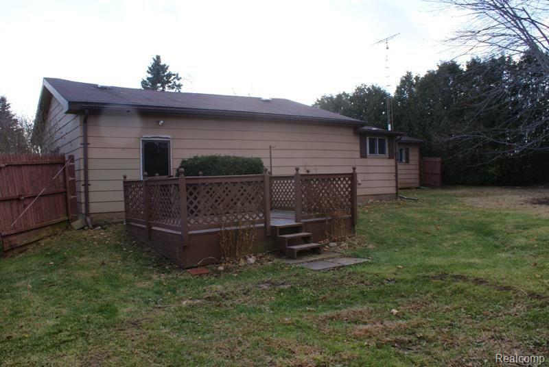 6341 Linck Road Brown City, MI 48416 - Photo 2 of 19 DSC00011.jpg