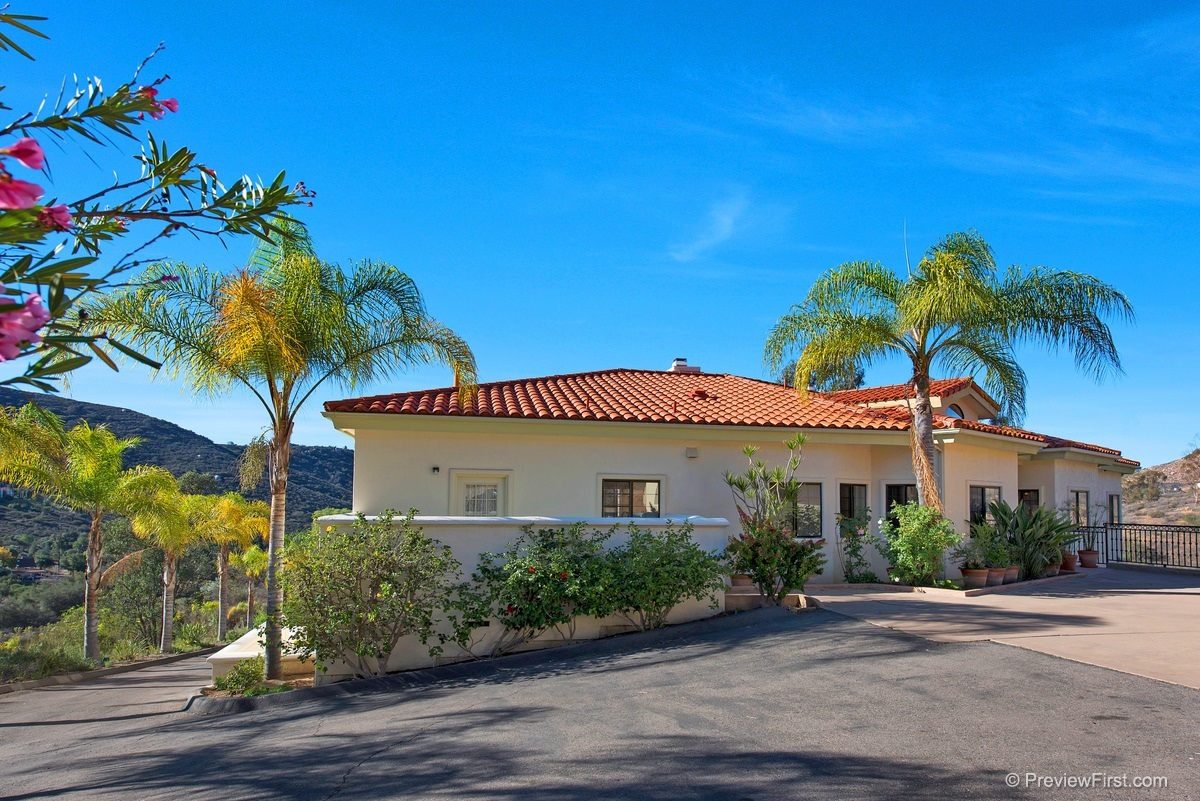 1225 Ogard Ranch Road El Cajon, CA 92019 - Photo 2 of 25