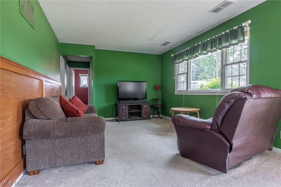 30109 Regent Road Wickliffe, OH 44092 - Photo 4 of 16 Gallery Image 4