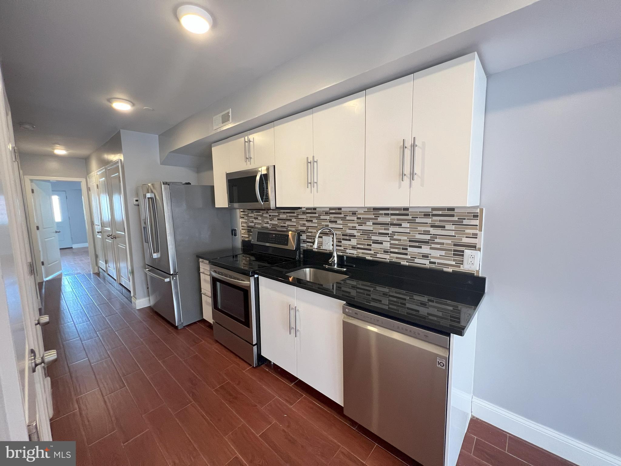 617 North 11th Street Philadelphia, PA 19123 - Photo 2 of 36