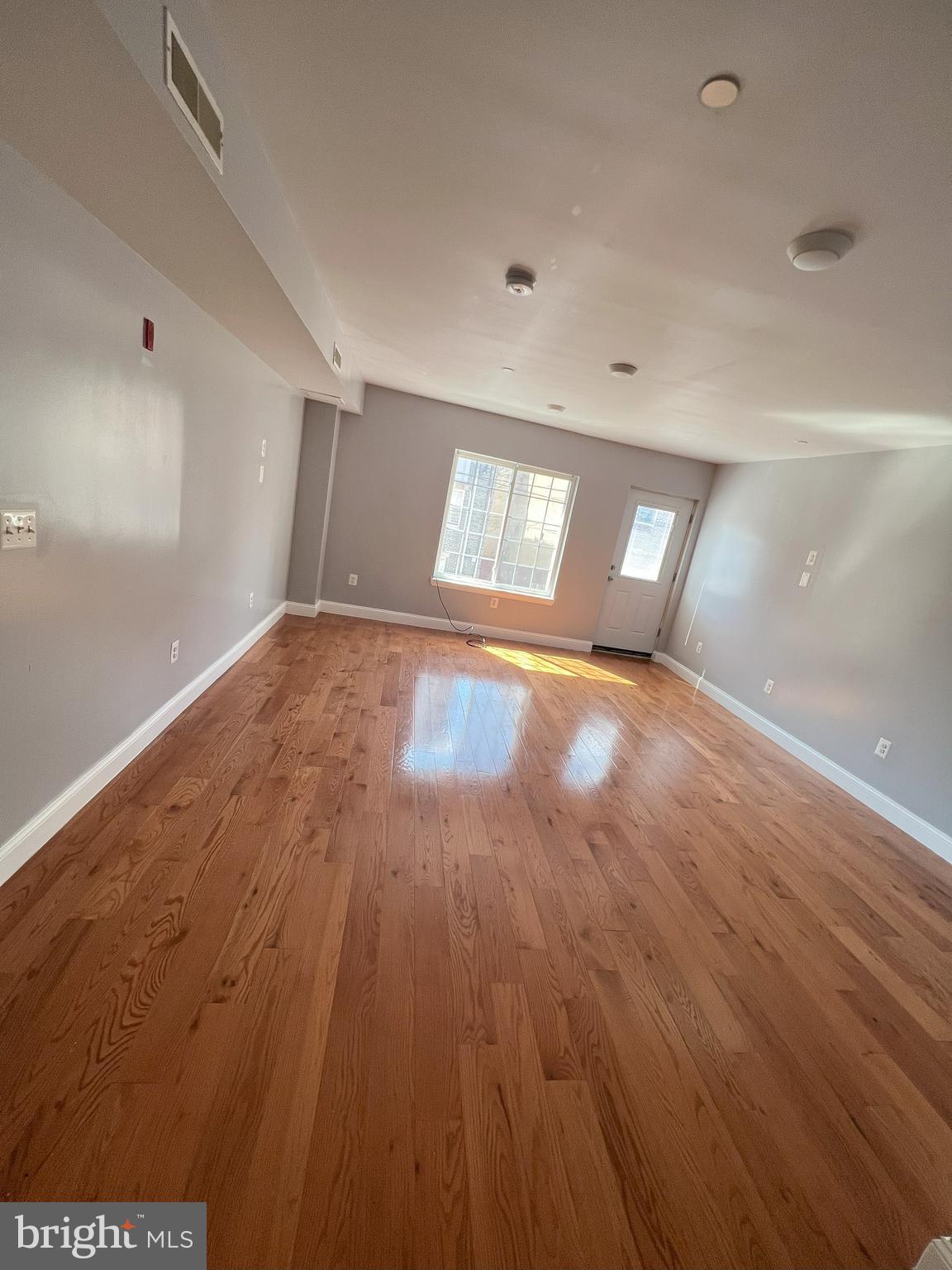 617 North 11th Street Philadelphia, PA 19123 - Photo 4 of 36