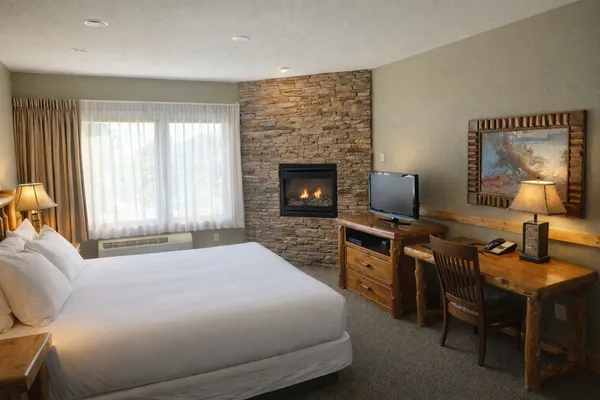 $509,000 | Two Burlington Road, Two Harbors, MN 55616