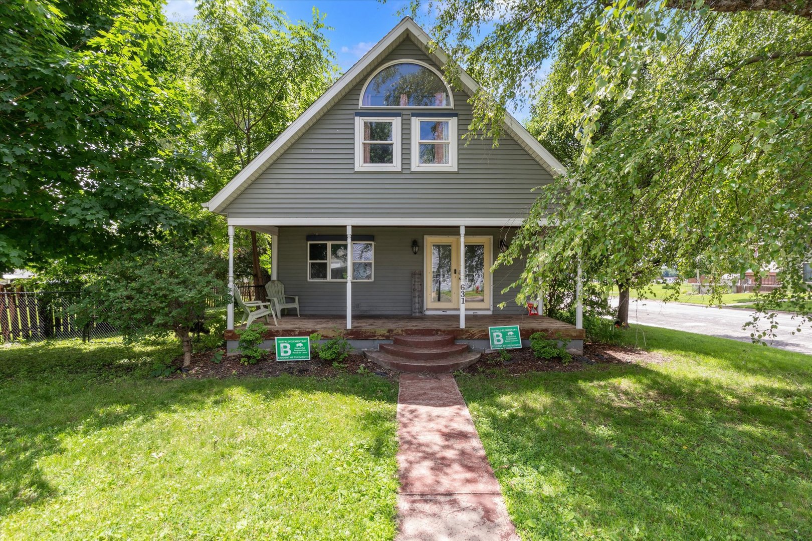 631 2nd Street Buffalo, IA 52728 - Photo 1 of 29