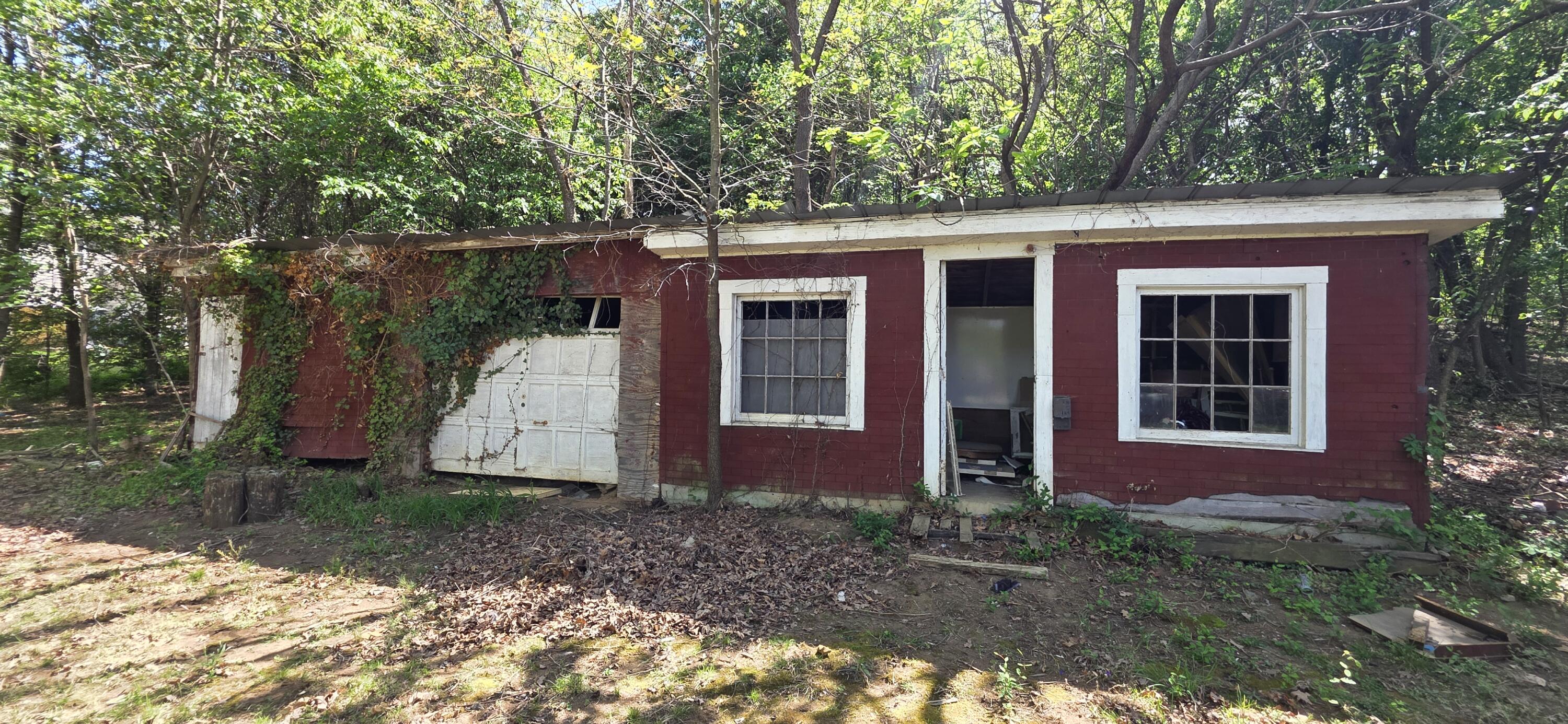 1037 Hardy Road Vinton, VA 24179 - Photo 15 of 16 1000038359