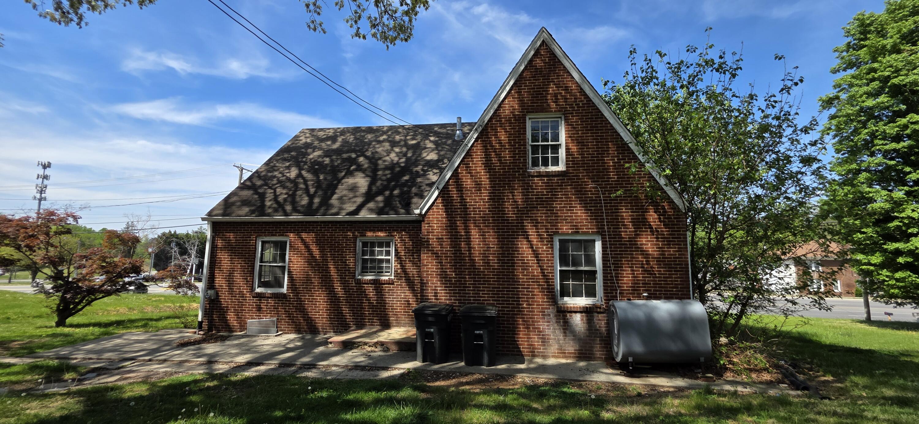 1037 Hardy Road Vinton, VA 24179 - Photo 16 of 16 1000038361