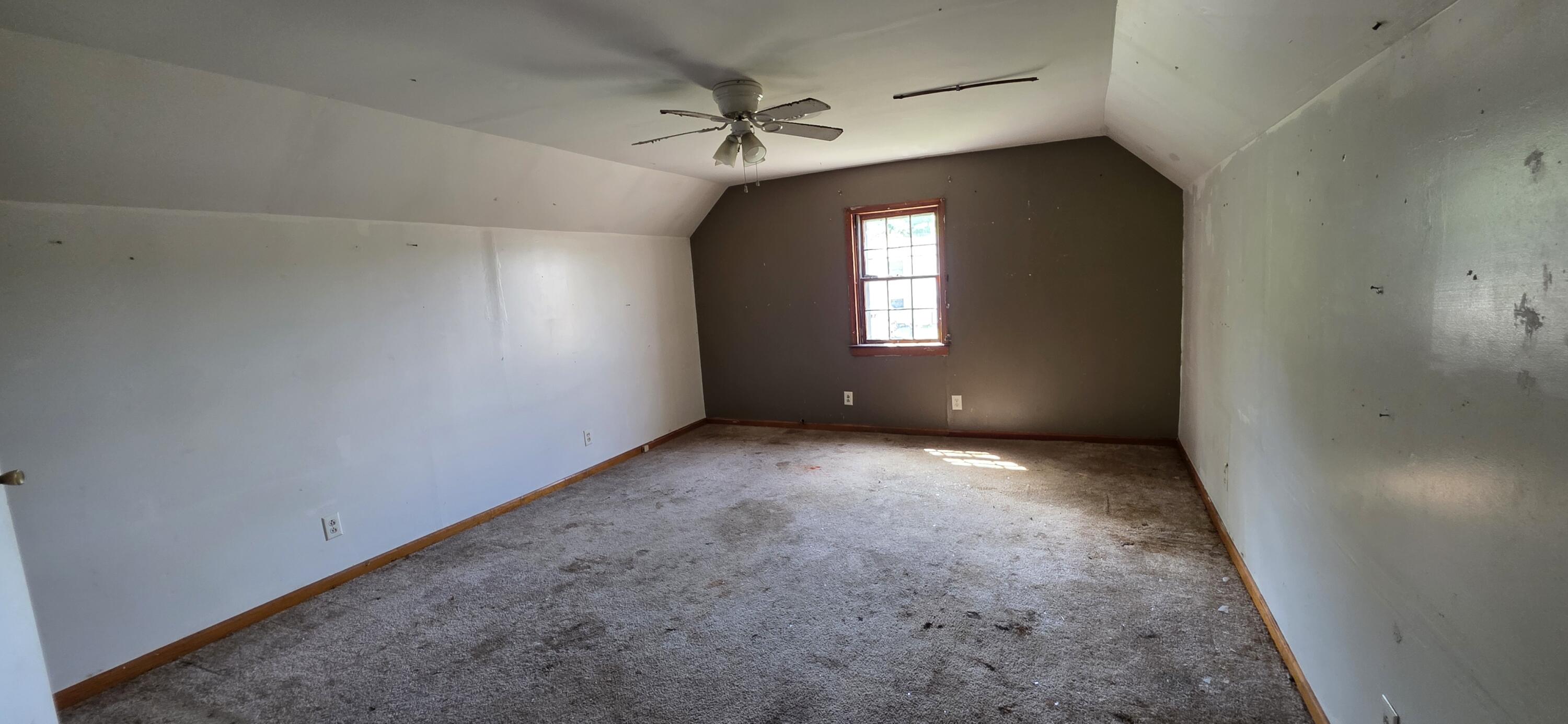 1037 Hardy Road Vinton, VA 24179 - Photo 7 of 16 1000038370