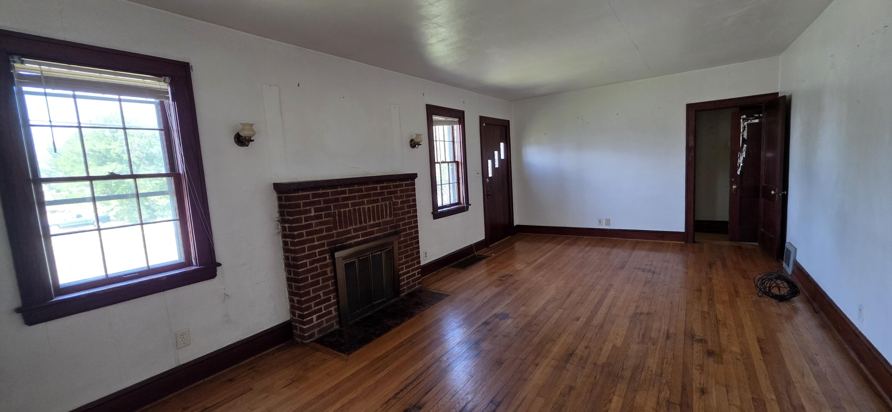 1037 Hardy Road Vinton, VA 24179 - Photo 8 of 16 1000038364