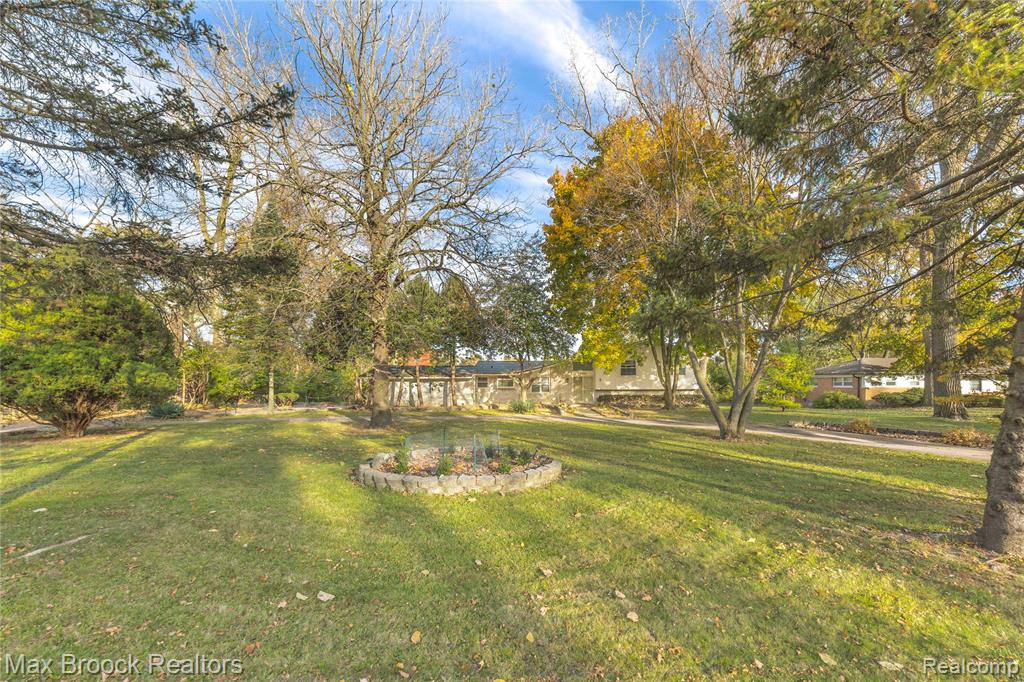 28290 Inkster Road Southfield, MI 48034 - Photo 41 of 62