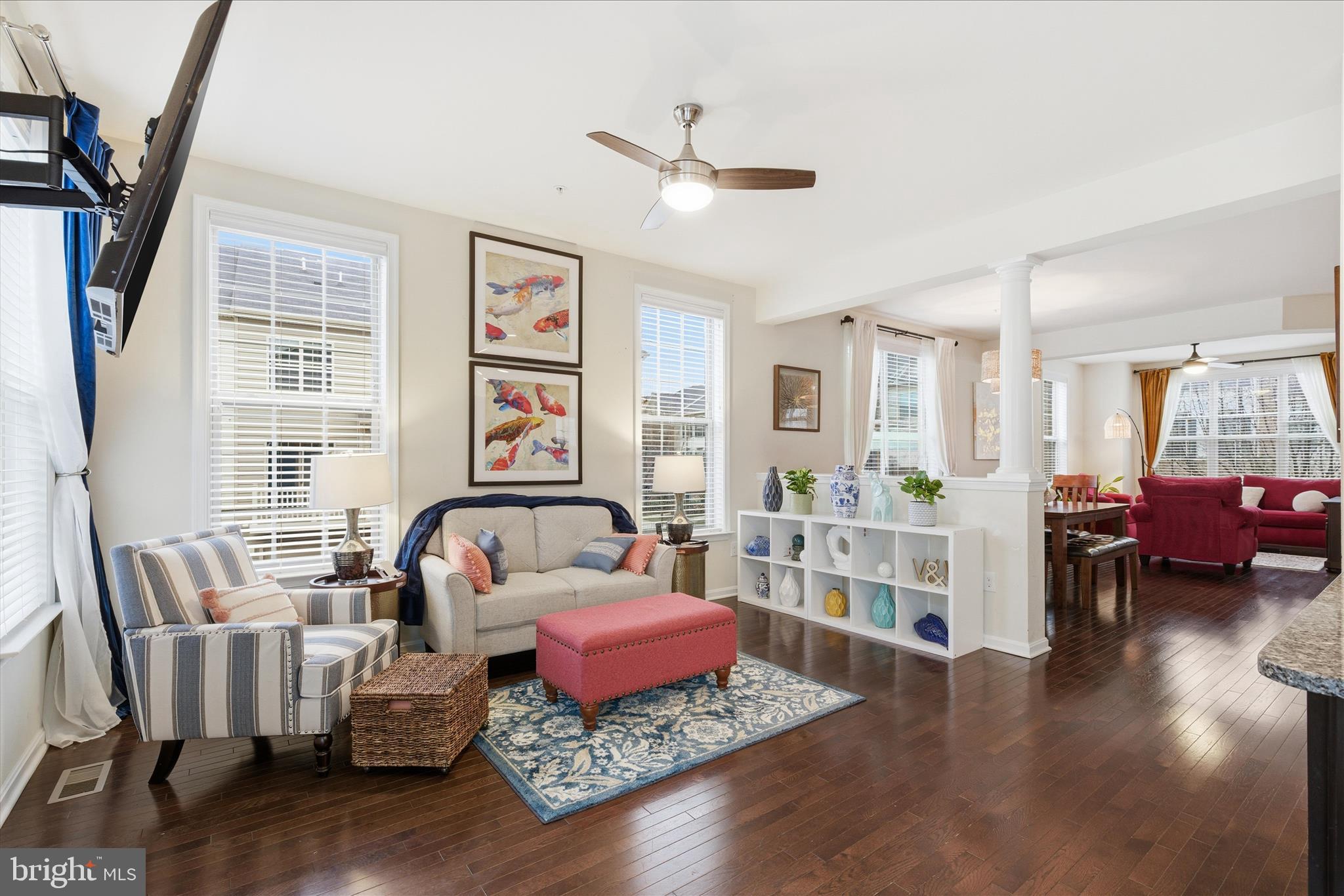 9511 Smithview Place Lanham, MD 20706 - Photo 15 of 33 a living room with furniture and wooden floor