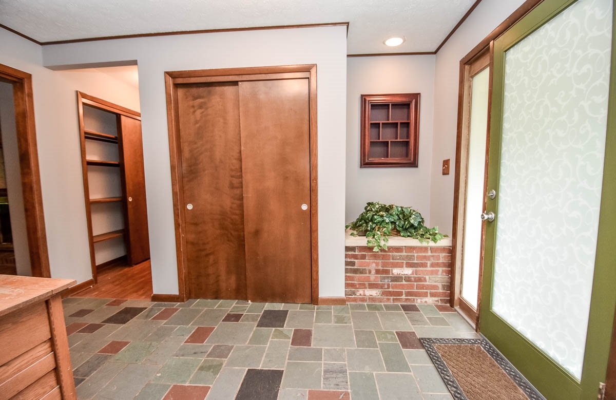6555 South Harmony Road Bloomington, IN 47403 - Photo 4 of 33 Gallery Image 4