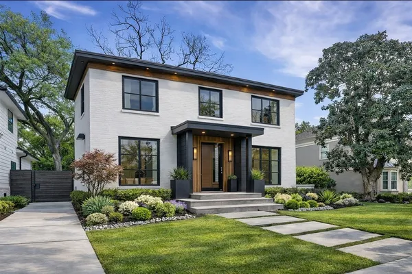 $480,000 | 3215 Milburn Street, Houston, TX 77021