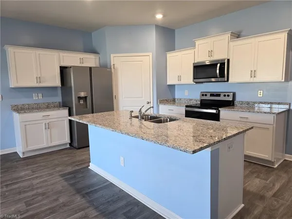 $2,395 | 276 Olivia Court, Lexington, NC 27292