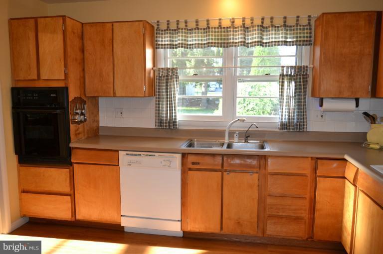 120 Highland Road Westminster, MD 21157 - Photo 2 of 30 Spacious Main Kitchen w/ Wall Oven