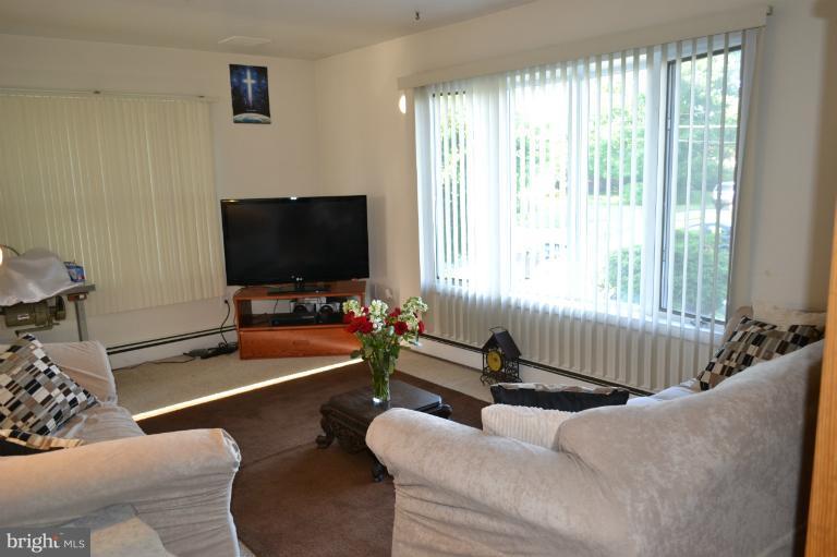 120 Highland Road Westminster, MD 21157 - Photo 13 of 30 Living Room in the In Law Apt.