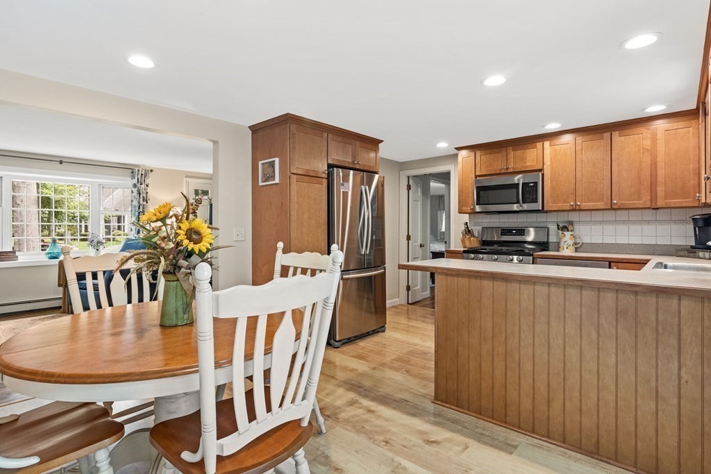 21 Woodridge Road Sandwich, MA 02537 - Photo 3 of 21 Gallery Image 3